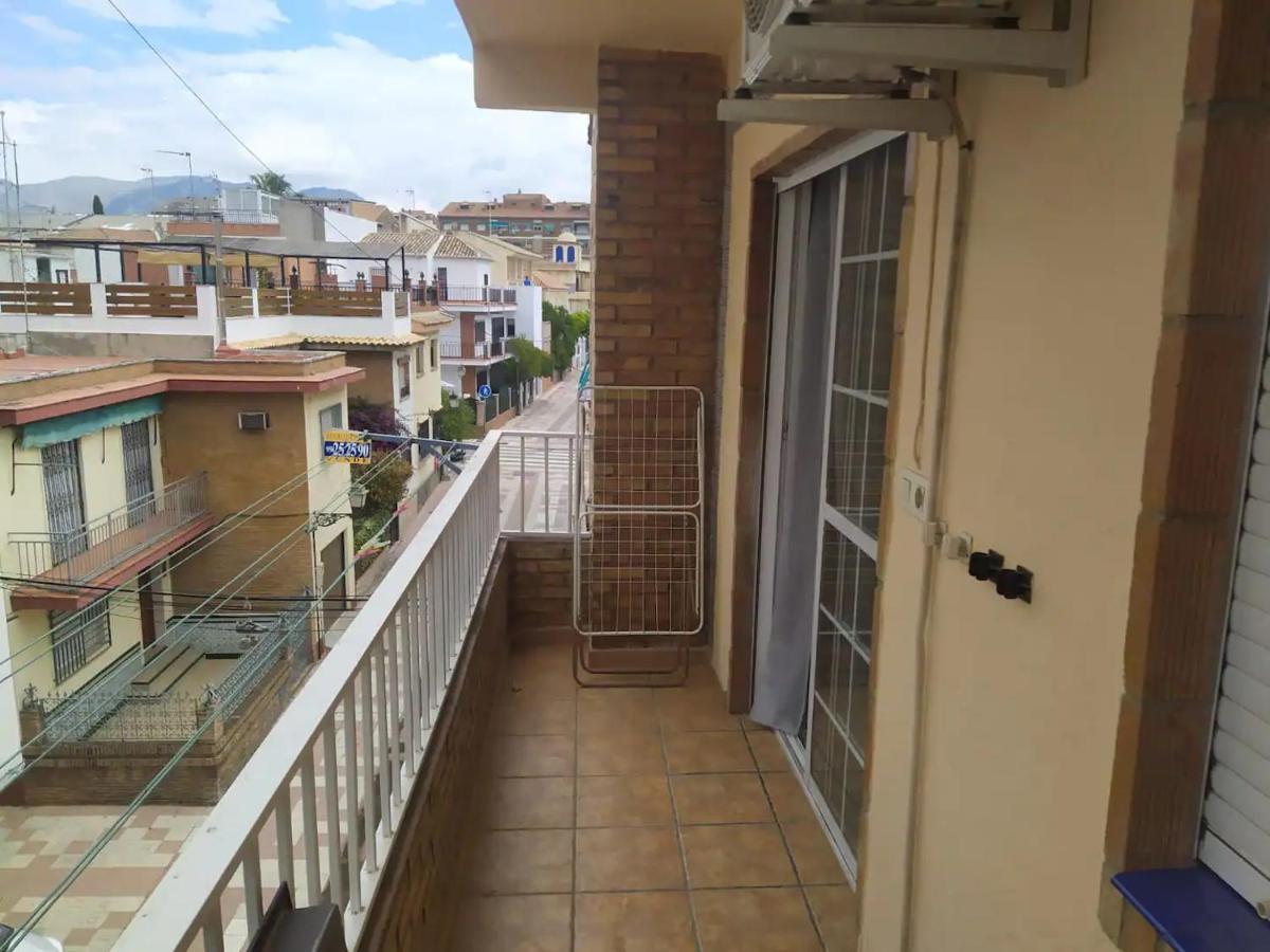 Apartamento 3 Dormitorios Frente A Hospital De Traumatologia グラナダ エクステリア 写真