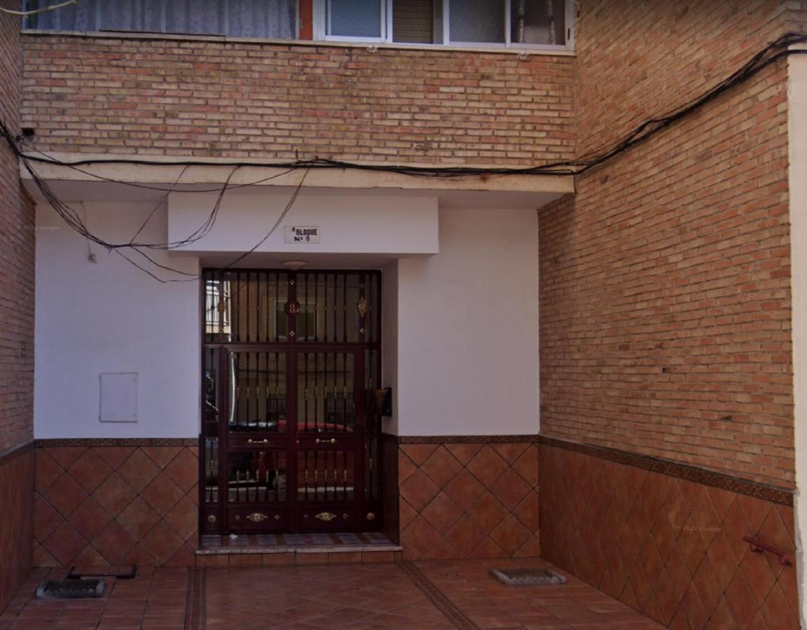 Apartamento 3 Dormitorios Frente A Hospital De Traumatologia グラナダ エクステリア 写真